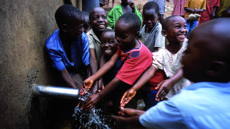 ’Water for all’ firar 35 års kamp för rent vatten