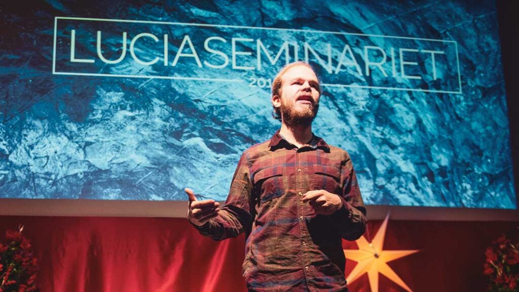 Fredrik Löfgren framtidsspanar om robotar under Luciaseminariet 2019