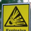 Varningsskylt: Explosiva varor.